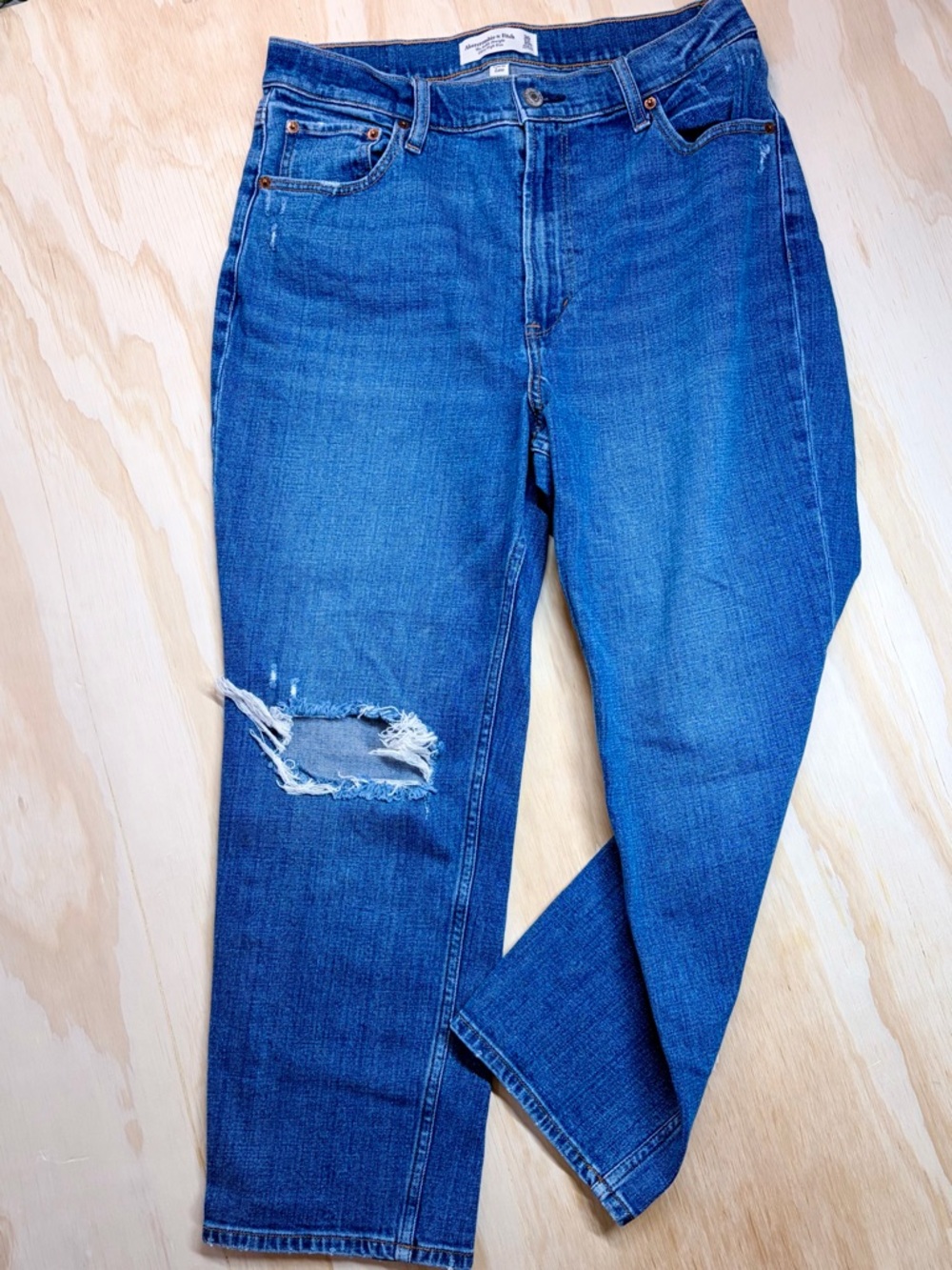 Abercrombie Curve Love 90s Straight Jeans 29 Ultra High Rise Distressed